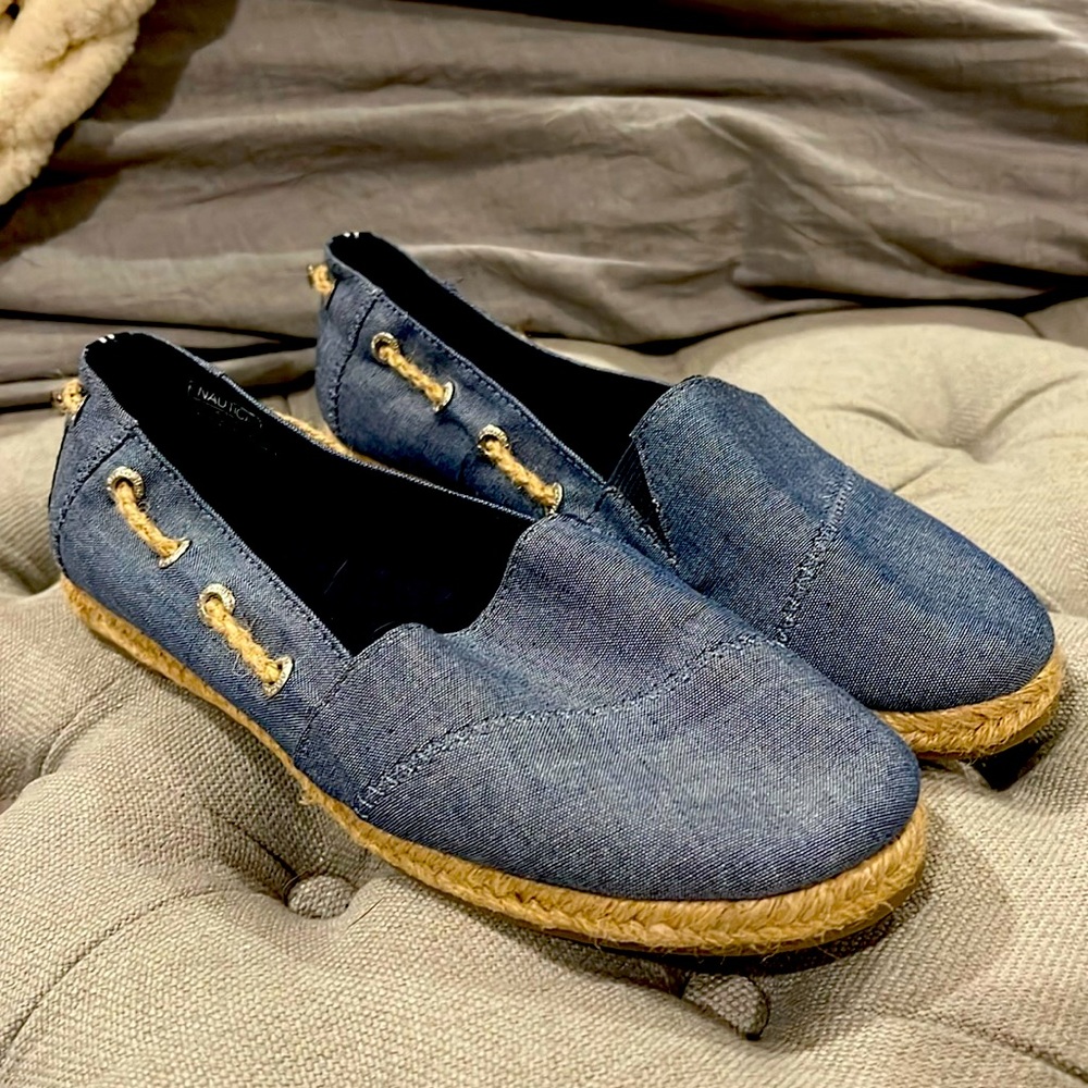 Never worn size 7 Nautica slide on